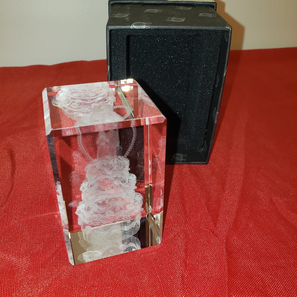 3D Crystal Glass Wedding Cake Cube in Gift Box